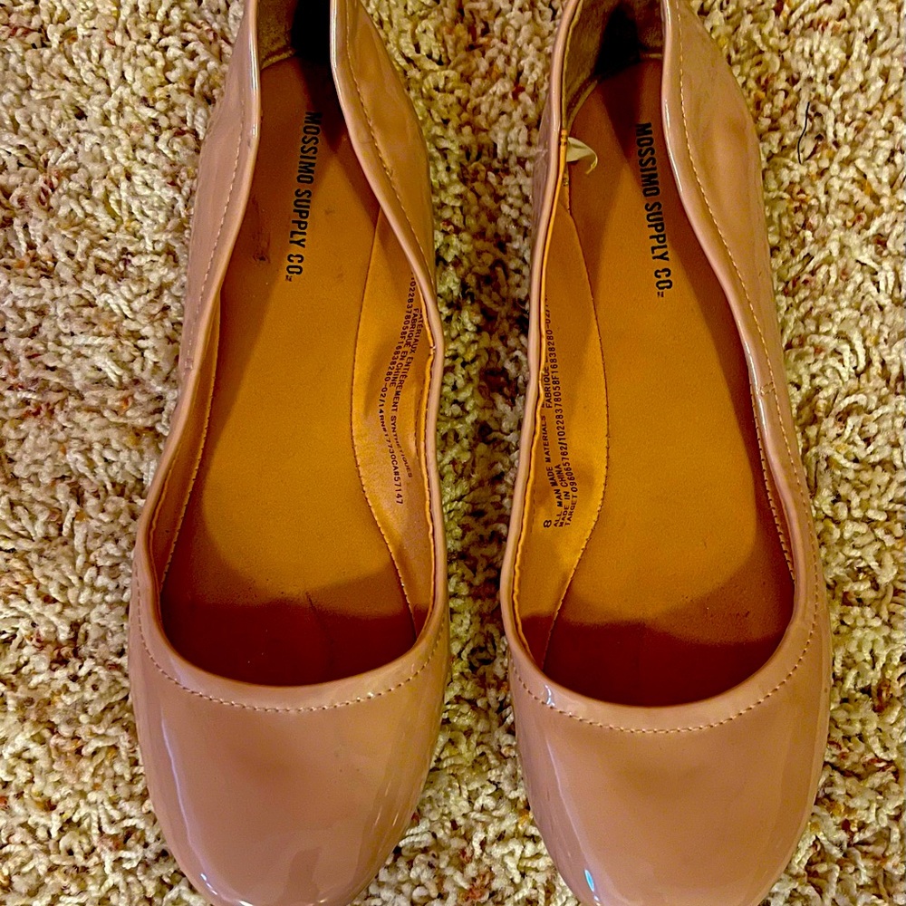 Mossimo Supply Company size 8 in taupe/patent